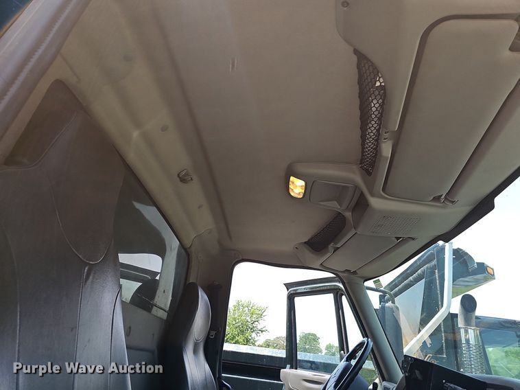 image for item LW9718 2010 International WorkStar 7300  dump truck