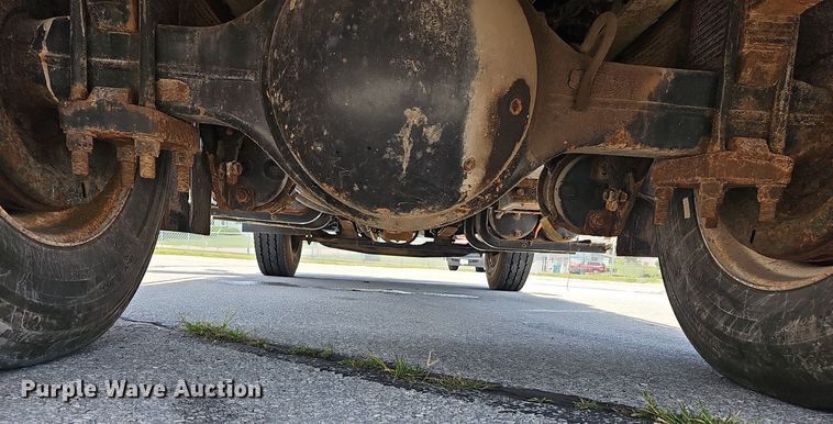 image for item LW9718 2010 International WorkStar 7300  dump truck