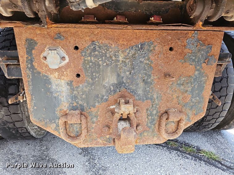 image for item LW9718 2010 International WorkStar 7300  dump truck