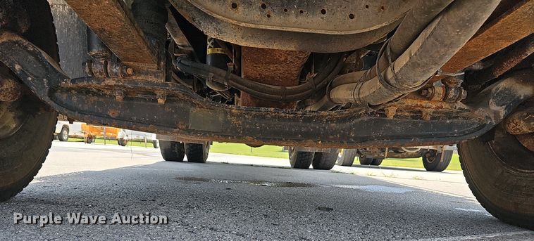 image for item LW9718 2010 International WorkStar 7300  dump truck