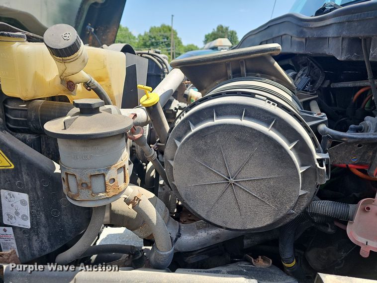 image for item LW9718 2010 International WorkStar 7300  dump truck