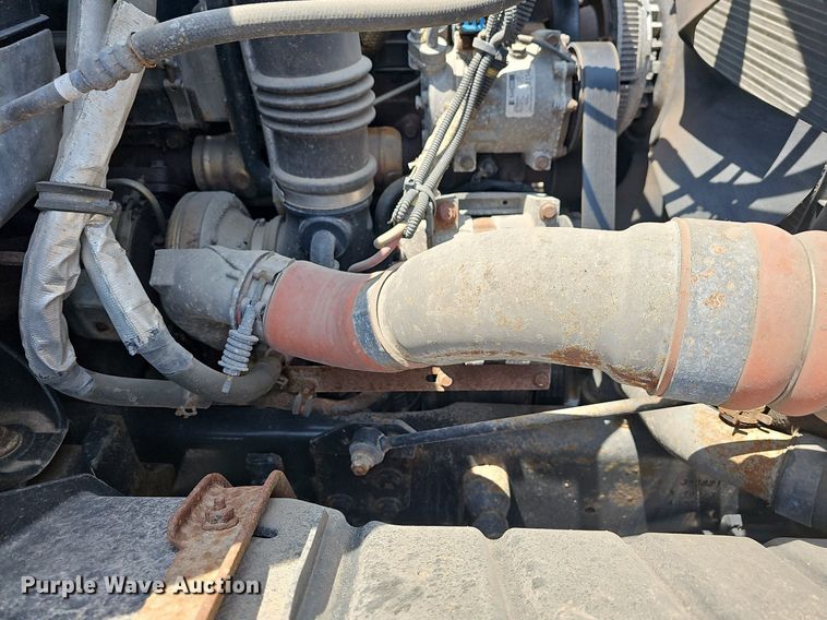 image for item LW9718 2010 International WorkStar 7300  dump truck