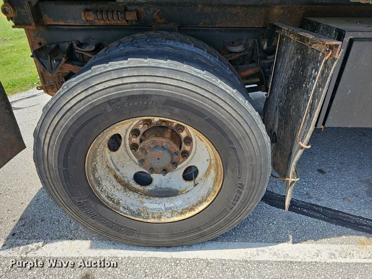 image for item LW9718 2010 International WorkStar 7300  dump truck