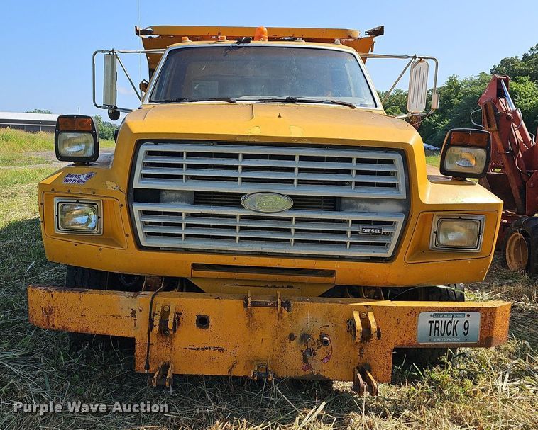 image for item LW9719 1991 Ford F800  dump truck