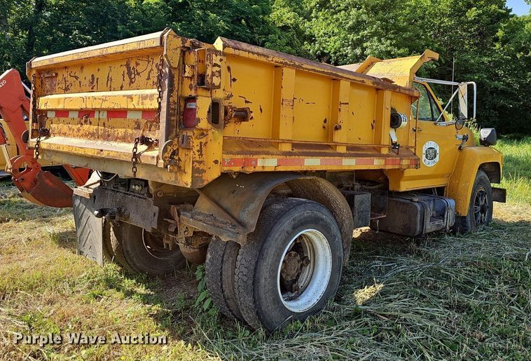 image for item LW9719 1991 Ford F800  dump truck