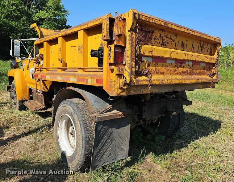 image for item LW9719 1991 Ford F800  dump truck