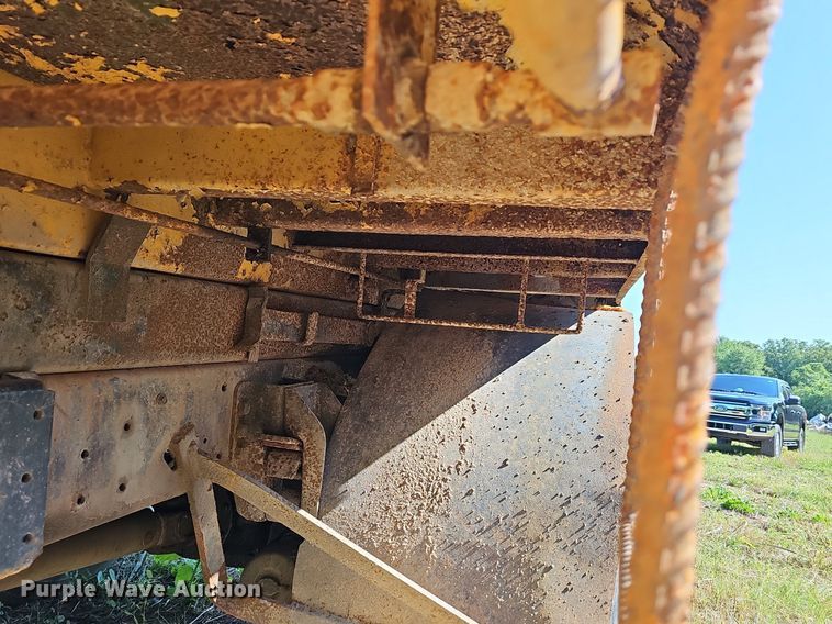 image for item LW9719 1991 Ford F800  dump truck