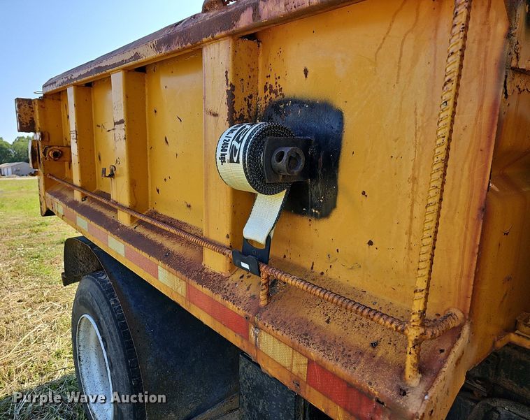 image for item LW9719 1991 Ford F800  dump truck