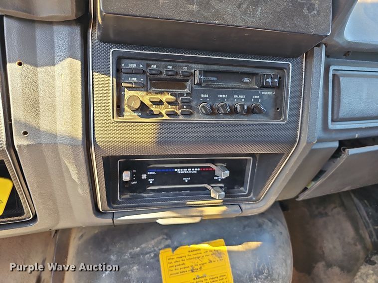 image for item LW9719 1991 Ford F800  dump truck