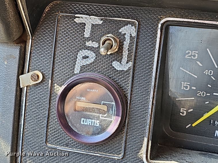 image for item LW9719 1991 Ford F800  dump truck