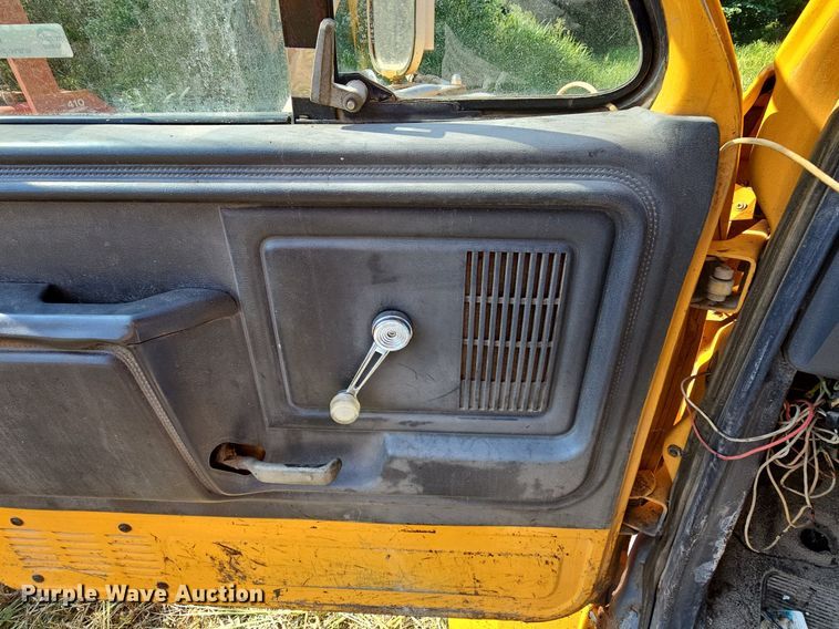 image for item LW9719 1991 Ford F800  dump truck