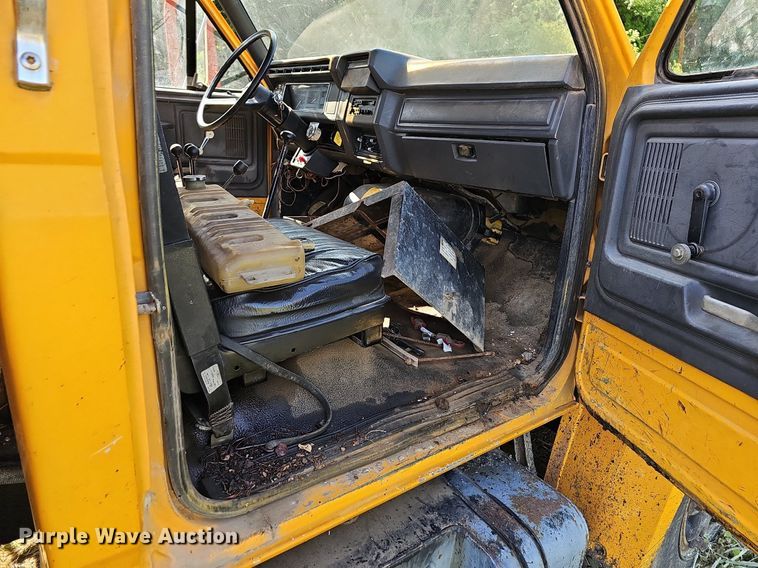 image for item LW9719 1991 Ford F800  dump truck