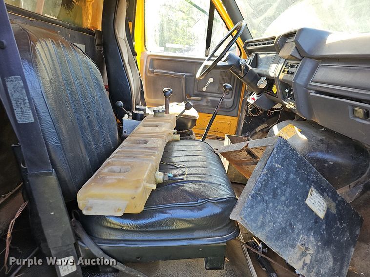 image for item LW9719 1991 Ford F800  dump truck