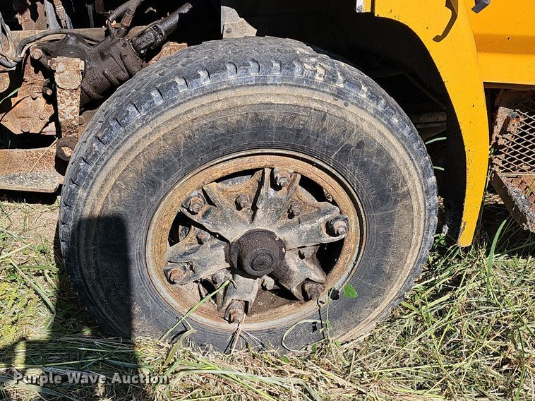 image for item LW9719 1991 Ford F800  dump truck