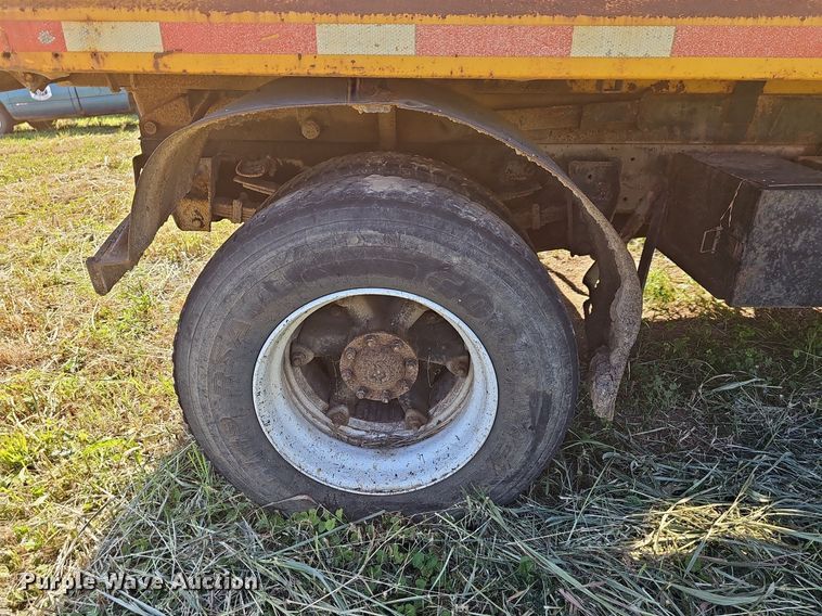 image for item LW9719 1991 Ford F800  dump truck