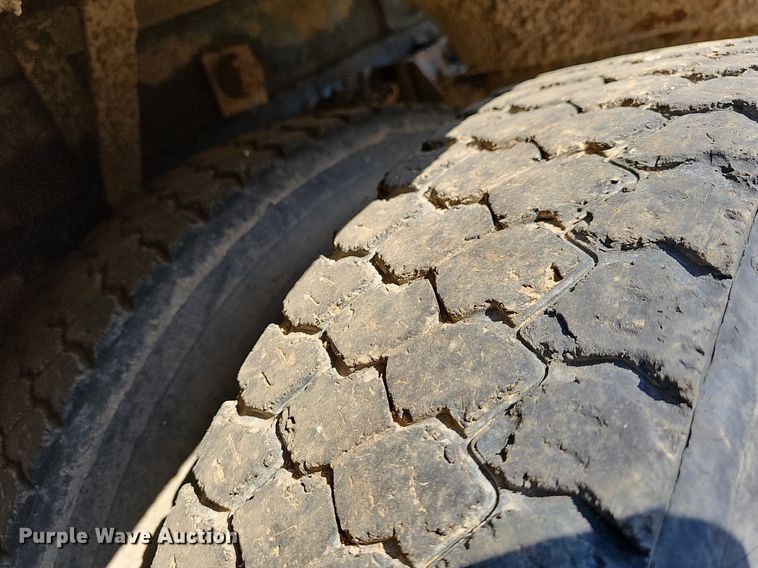 image for item LW9719 1991 Ford F800  dump truck