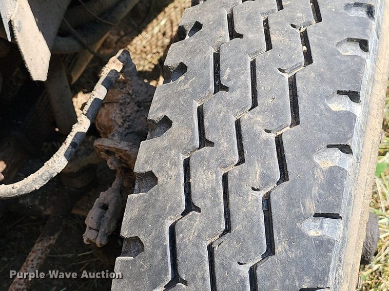 image for item LW9719 1991 Ford F800  dump truck