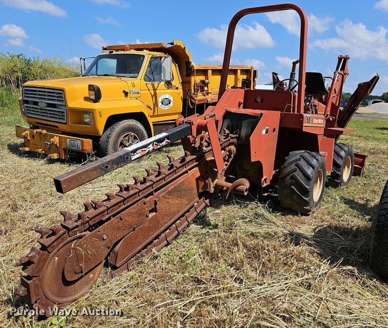 image for item LW9720 1988 Ditch Witch 4010  trencher