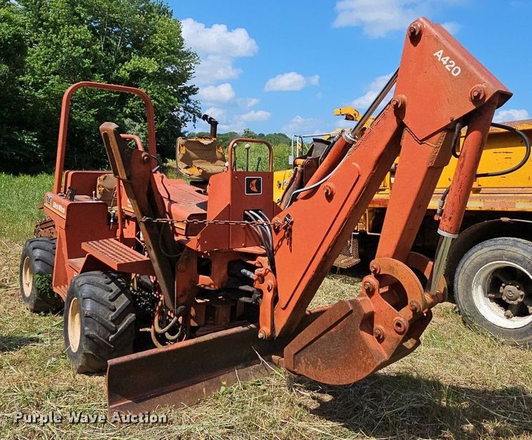 image for item LW9720 1988 Ditch Witch 4010  trencher