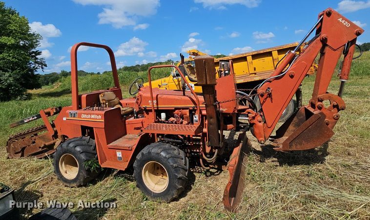 image for item LW9720 1988 Ditch Witch 4010  trencher