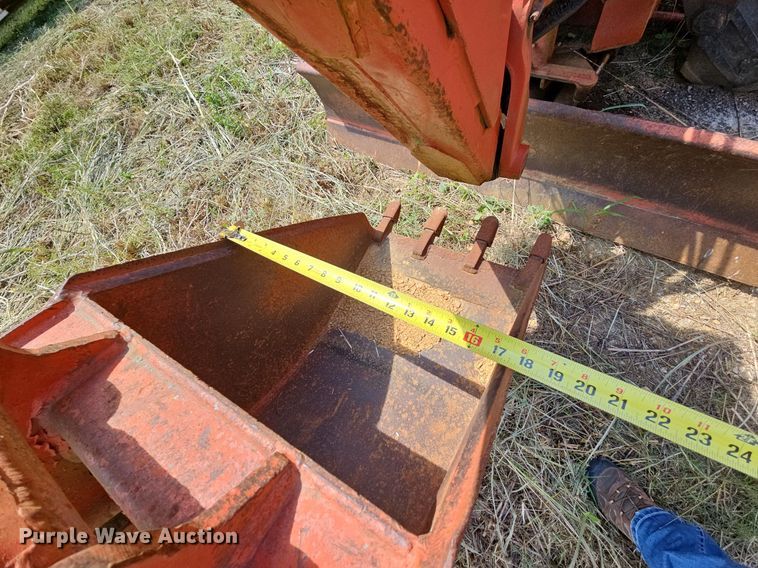 image for item LW9720 1988 Ditch Witch 4010  trencher