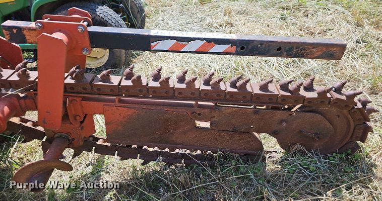 image for item LW9720 1988 Ditch Witch 4010  trencher
