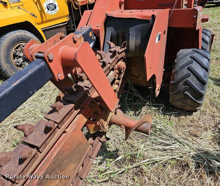 image for item LW9720 1988 Ditch Witch 4010  trencher