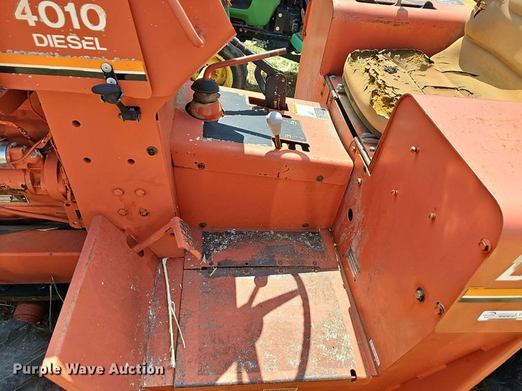 image for item LW9720 1988 Ditch Witch 4010  trencher