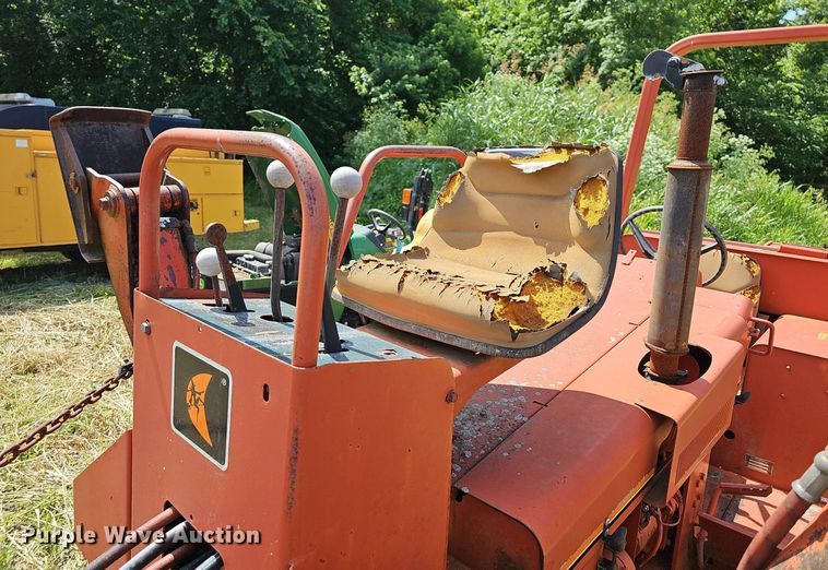 image for item LW9720 1988 Ditch Witch 4010  trencher