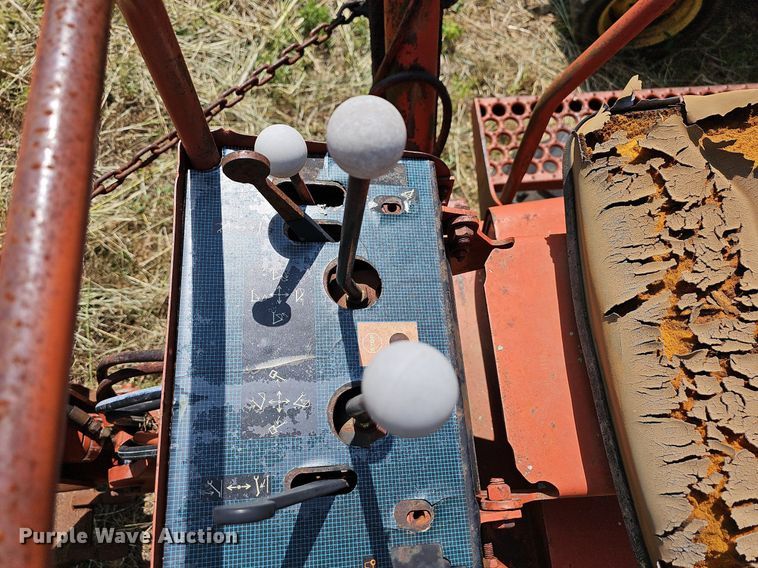 image for item LW9720 1988 Ditch Witch 4010  trencher