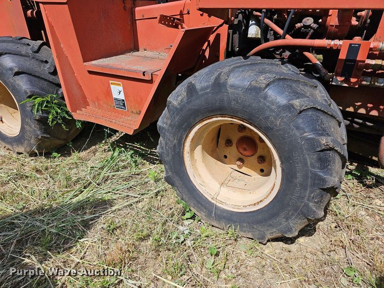 image for item LW9720 1988 Ditch Witch 4010  trencher
