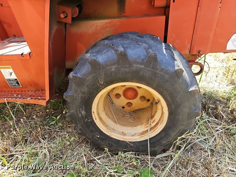 image for item LW9720 1988 Ditch Witch 4010  trencher