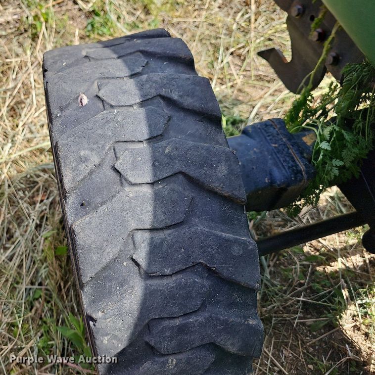 image for item LW9721 2002 John Deere 4310  MFWD tractor