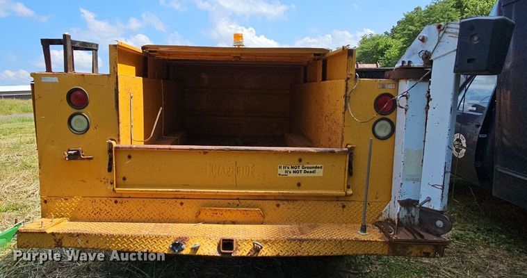 image for item LW9722 1994 Ford F450 Super Duty  utility / service truck
