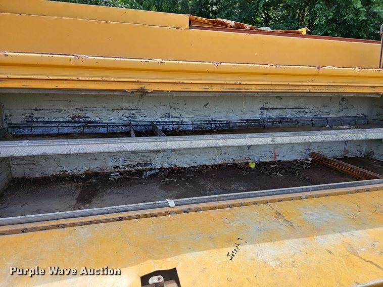 image for item LW9722 1994 Ford F450 Super Duty  utility / service truck