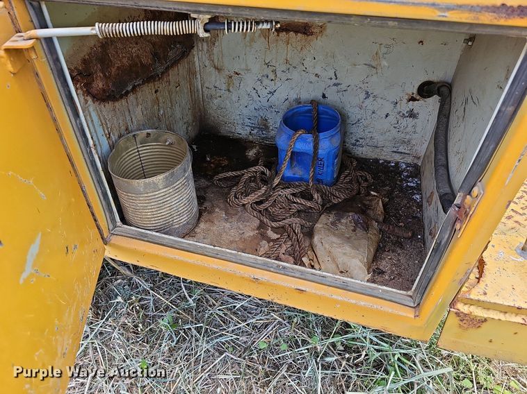 image for item LW9722 1994 Ford F450 Super Duty  utility / service truck