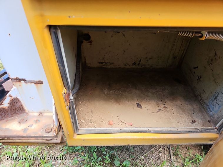 image for item LW9722 1994 Ford F450 Super Duty  utility / service truck