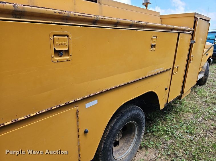 image for item LW9722 1994 Ford F450 Super Duty  utility / service truck