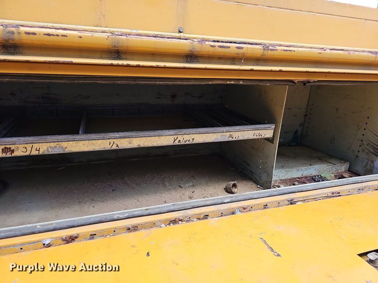 image for item LW9722 1994 Ford F450 Super Duty  utility / service truck