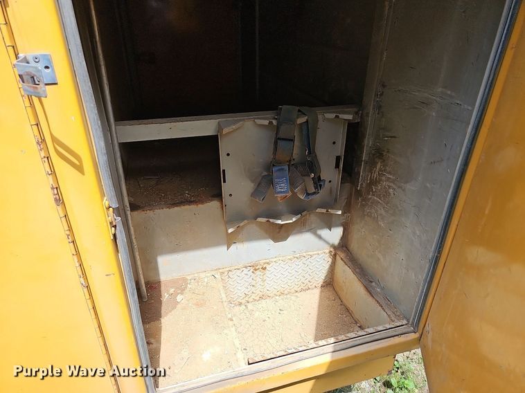 image for item LW9722 1994 Ford F450 Super Duty  utility / service truck