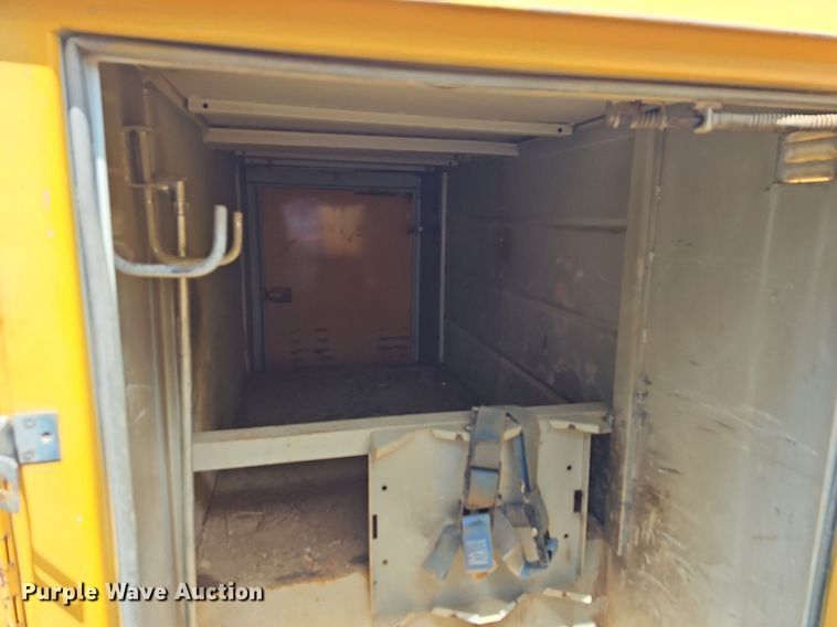 image for item LW9722 1994 Ford F450 Super Duty  utility / service truck