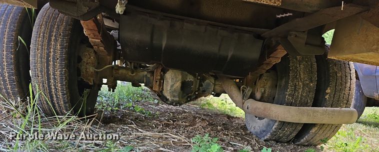 image for item LW9722 1994 Ford F450 Super Duty  utility / service truck