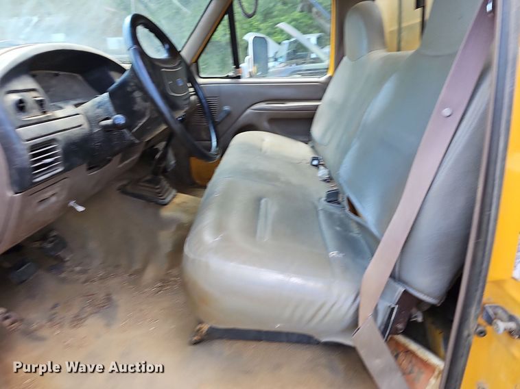 image for item LW9722 1994 Ford F450 Super Duty  utility / service truck