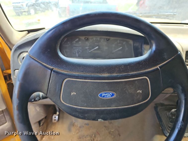 image for item LW9722 1994 Ford F450 Super Duty  utility / service truck