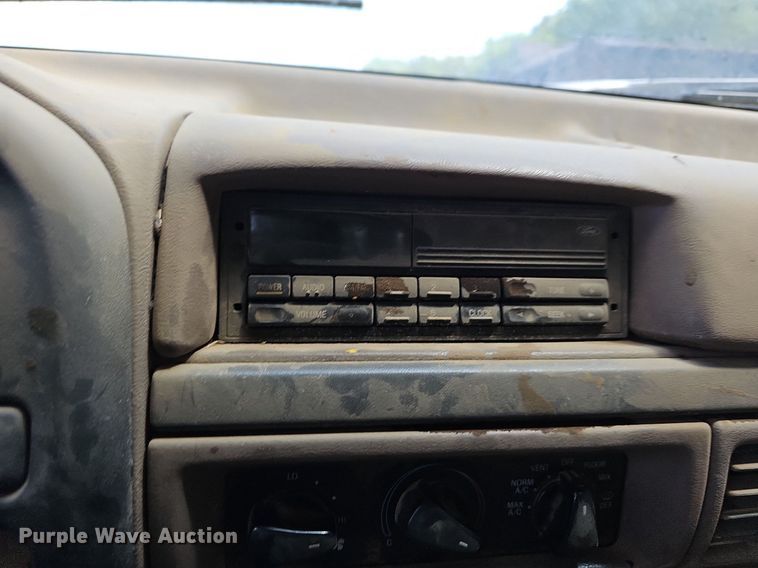 image for item LW9722 1994 Ford F450 Super Duty  utility / service truck