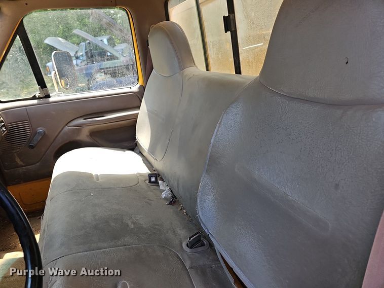 image for item LW9722 1994 Ford F450 Super Duty  utility / service truck