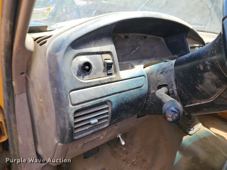 image for item LW9722 1994 Ford F450 Super Duty  utility / service truck