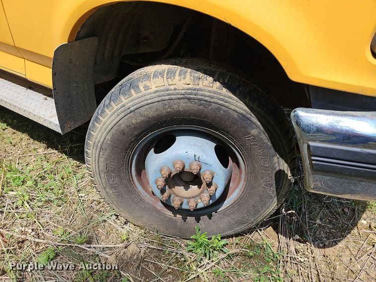 image for item LW9722 1994 Ford F450 Super Duty  utility / service truck