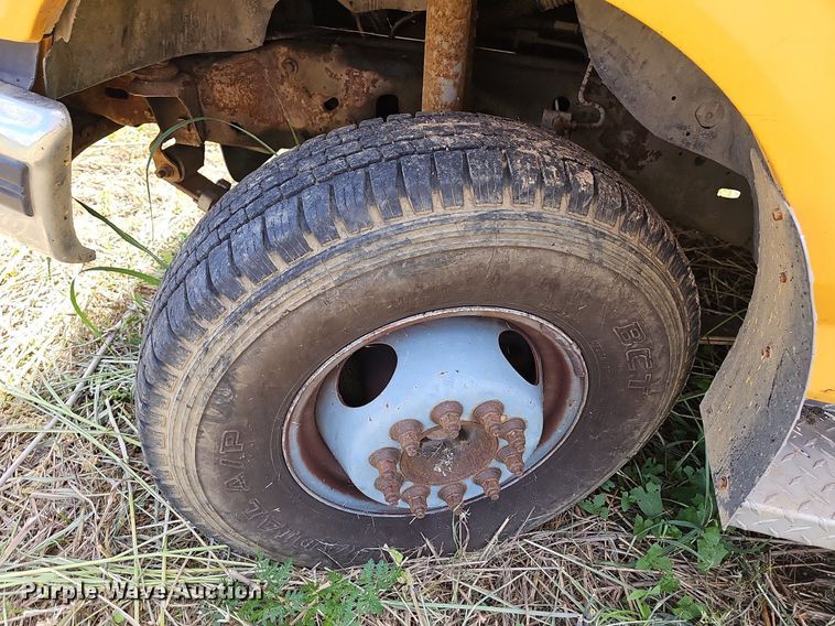 image for item LW9722 1994 Ford F450 Super Duty  utility / service truck