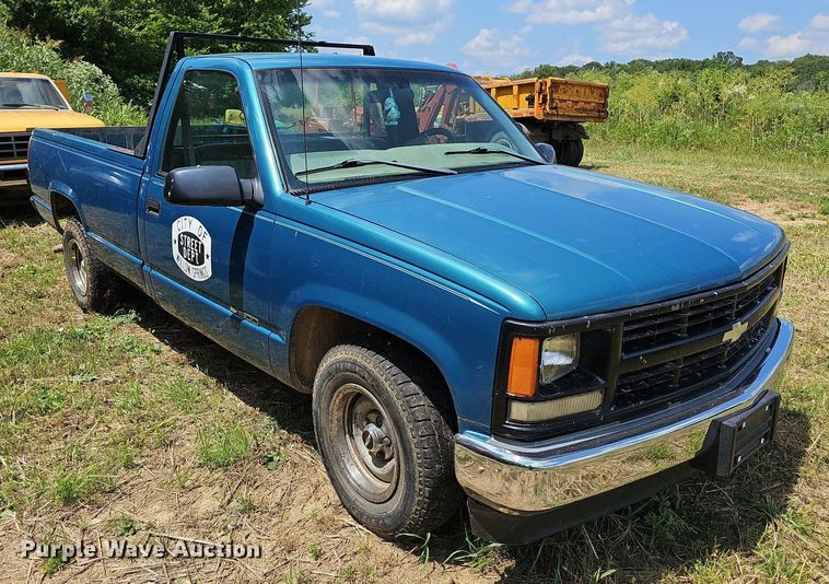 image for item LW9723 1998 Chevrolet C1500  pickup truck
